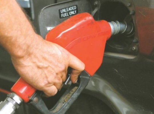 Rompetrol scumpeşte masiv benzina. Cea mai mare creştere de preţ